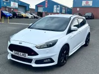 Used Ford Focus ST 185 HP (136 kW) 2015 White Hatchback