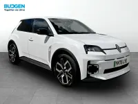Used Renault 5 E-Tech Komfort 2025 White Hatchback