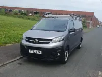 Używany Vauxhall Vivaro 145 KM (106 kW) 2022 Szary Minivan