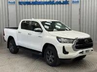 Usado Toyota HiLux 150 HP (110 kW) 2023 Branco Pickup