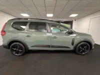 Used Dacia Jogger Extreme 110 HP (80 kW) 2023 Green MPV