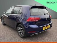 Used VW Golf VII SE 128 HP (94 kW) 2017 Blue Hatchback