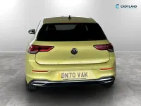 Second-hand VW Golf VII Style 150 CP (110 kW) 2020 Galben Hatchback