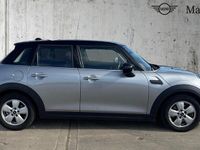 Usado Mini Cooper Classic 136 HP (100 kW) 2023 Prateado Citadino