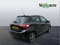 Second-hand Toyota Yaris Hybrid 99 CP (72 kW) 2020 Negru Hatchback