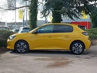 Used Peugeot 208 Allure+ 100 HP (73 kW) 2023 Yellow Hatchback