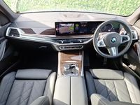 Usado BMW X5 M Sport 298 HP (219 kW) 2025 Cinzento SUV