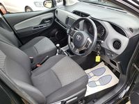 Used Toyota Yaris 99 HP (72 kW) 2015 Black Hatchback