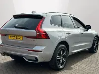 Usado Volvo XC60 R-Design 194 HP (142 kW) 2022 Prateado SUV