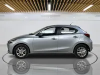 Usado Mazda 2 90 HP (66 kW) 2020 Prateado Citadino