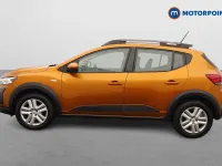 Używany Dacia Sandero Expression 2023 Pomarańczowy Hatchback