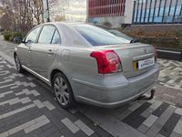 Usado Toyota Avensis 2008 Plateado Utilitario