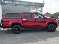Used Isuzu Pick up 164 HP (120 kW) 2018 Red Pickup