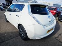 Used Nissan Leaf Tekna 80 kW (109 HP) 2015 White Hatchback
