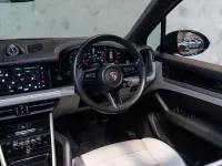 Used Porsche Cayenne 470 HP (345 kW) 2024 Red SUV