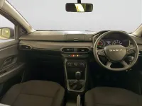 Usado Dacia Sandero Essentiel 90 CV (66 kW) 2023 Gris Utilitario