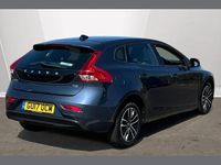 Used Volvo V40 Momentum 120 HP (88 kW) 2017 Blue Hatchback