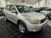 Usado Toyota RAV4 152 HP (111 kW) 2007 Prateado SUV