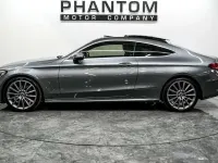 Usado Mercedes C220 AMG line 170 CV (125 kW) 2018 Gris Coupe