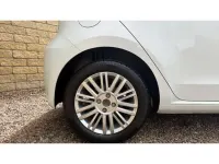 Used VW up! 65 HP (47 kW) 2022 White Hatchback