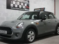 Usado Mini Cooper D Hatch 2018 Gris Utilitario