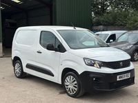 Begagnad Peugeot Partner 100 HK (73 kW) 2020 Vit Minibuss
