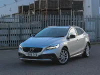 Używany Volvo V40 Plus 2019 Srebrny Hatchback