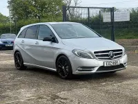 Begagnad Mercedes B180 2013 Silver Minibuss