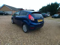 Używany Ford Fiesta Titanium 105 KM (77 kW) 2013 Niebieski Hatchback