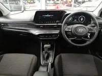Used Hyundai i20 Premium 100 HP (73 kW) 2023 Green Hatchback