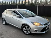 Używany Ford Focus Zetec 2014 Srebrny Hatchback