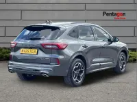 Usado Ford Kuga ST-Line X 239 CV (175 kW) 2025 Gris SUV