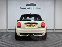 Used Mini Cooper S Classic 189 HP (139 kW) 2019 White Hatchback