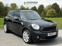 Used Mini Cooper Countryman 120 HP (88 kW) 2016 Absolute black SUV