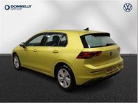Second-hand VW Golf VIII Life 147 CP (108 kW) 2020 Galben Hatchback