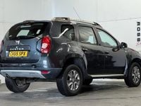 Used Dacia Duster Lauréate 110 HP (80 kW) 2015 Grey SUV