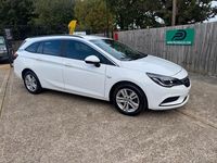 Usado Vauxhall Astra 2019 Blanco Familiar