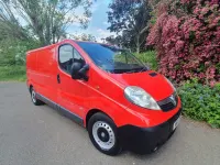 Usado Vauxhall Vivaro 90 HP (66 kW) 2013 Vermelho Monovolume