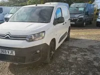 Used Citroën Berlingo 100 HP (73 kW) 2019 White MPV