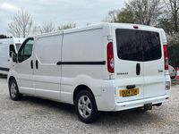 Used Vauxhall Vivaro 115 HP (84 kW) 2014 White MPV