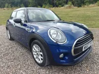 Usado Mini Cooper Hatch 136 CV (100 kW) 2017 Azul Utilitario