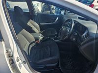 Used Kia Ceed 2014 White Hatchback