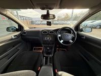 Used Ford Focus Ghia 145 HP (106 kW) 2006 Blue Sedan