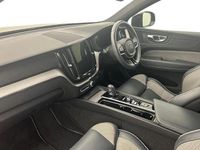 Used Volvo XC60 R-Design 194 HP (142 kW) 2021 Grey SUV
