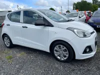 Usado Hyundai i10 66 CV (48 kW) 2016 Blanco Utilitario