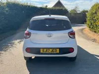 Used Hyundai i10 Premium 87 HP (63 kW) 2017 White Hatchback