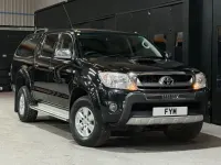 Used Toyota HiLux 144 HP (105 kW) 2010 Black Pickup
