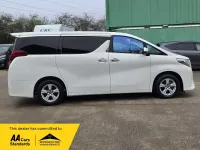 Begagnad Toyota Alphard 180 HK (132 kW) 2017 Vit Minibuss