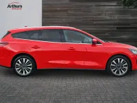 Używany Ford Focus Titanium X 2023 Czerwony Kombi