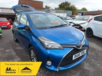 Used Toyota Yaris 99 HP (72 kW) 2016 Blue Hatchback